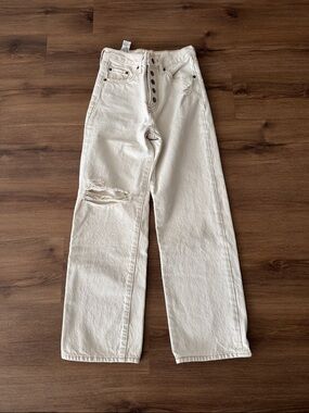 Woman's Levi's Premium Ribcage Straight Ankle Jeans. Size 24